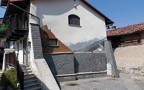 Casa del Rustico, Indipendente vista Sacra con dipinto